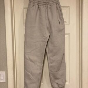 Comfrt Women’s Minimalist Sweatpants in Stone color, NWOT